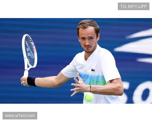 梅德韦杰夫再度夺冠 温网复仇之路开启 新星崛起挑战大满贯传统强者