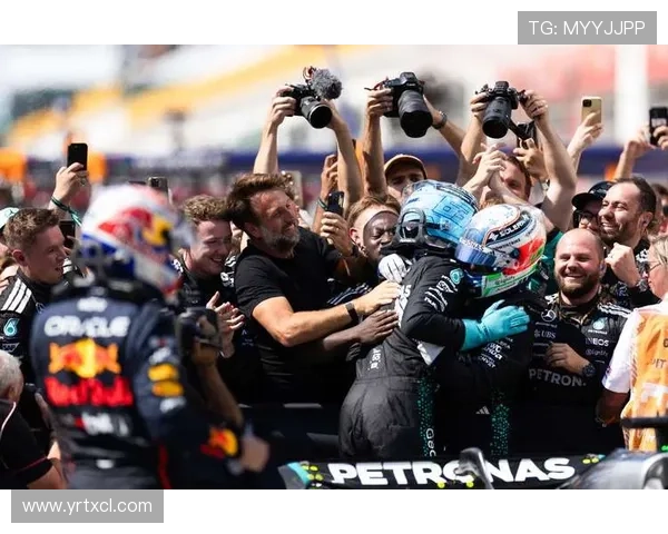 F1赛事激烈竞争再掀高潮 车手与车队斗智斗勇迎接新赛季挑战