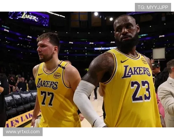 NBA最新动态:詹姆斯伤情更新 以及东契奇带领独行侠逆袭勇士的精彩瞬间