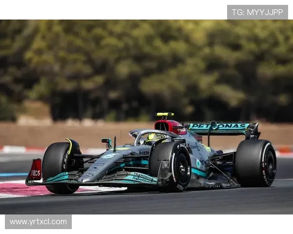 F1最新动态：红牛车队再次称霸赛道 维斯塔潘领先优势持续扩大