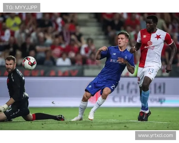 欧冠焦点战引爆足坛豪门新赛季争冠格局变化解析深度前瞻与战术博弈