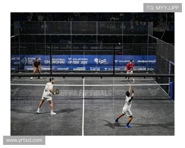 网球巨星们齐聚赛场 年终总决赛精彩对决引爆球迷热情