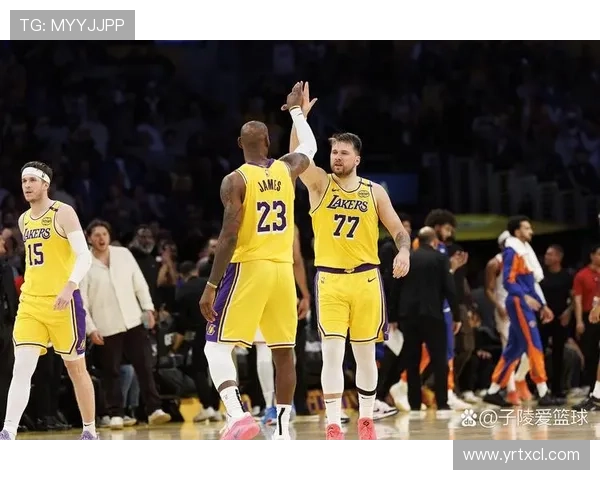 詹姆斯突破历史纪录率湖人力克勇士 扎西与库里对决精彩纷呈