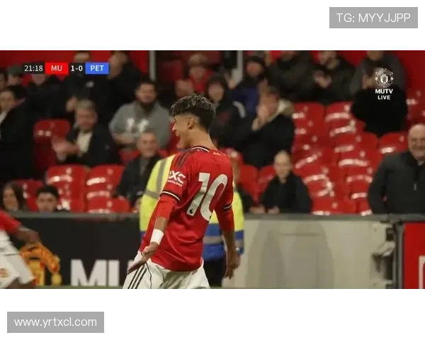 足球世界震动 曼联传奇巨星宣布退役 国内外球迷纷纷送上祝福